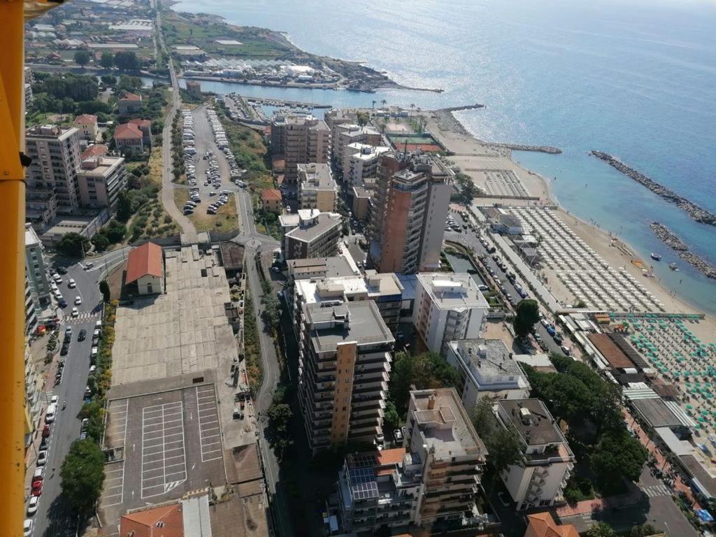 Hotel Svizzera Arma di Taggia Buitenkant foto