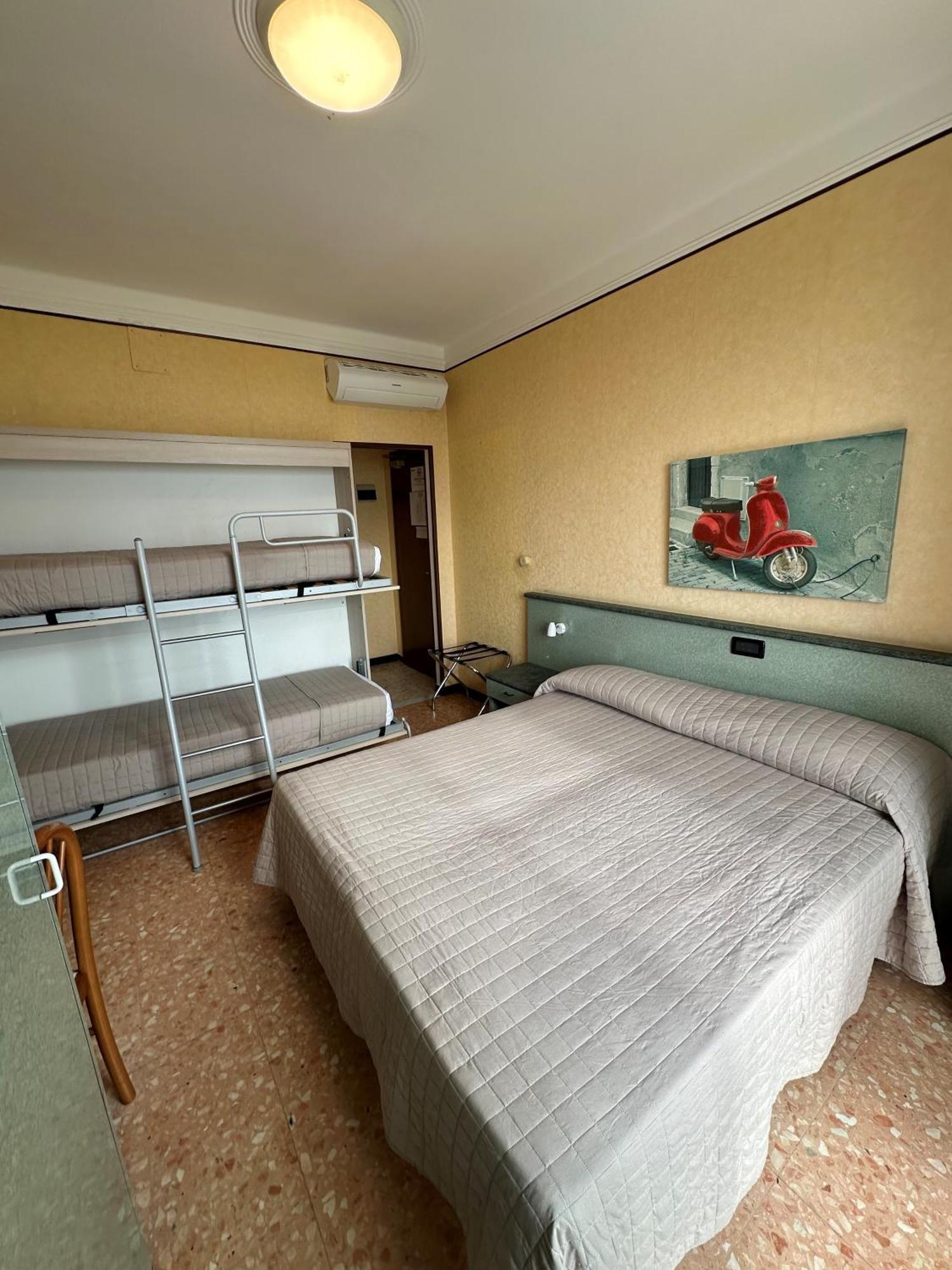 Hotel Svizzera Arma di Taggia Buitenkant foto