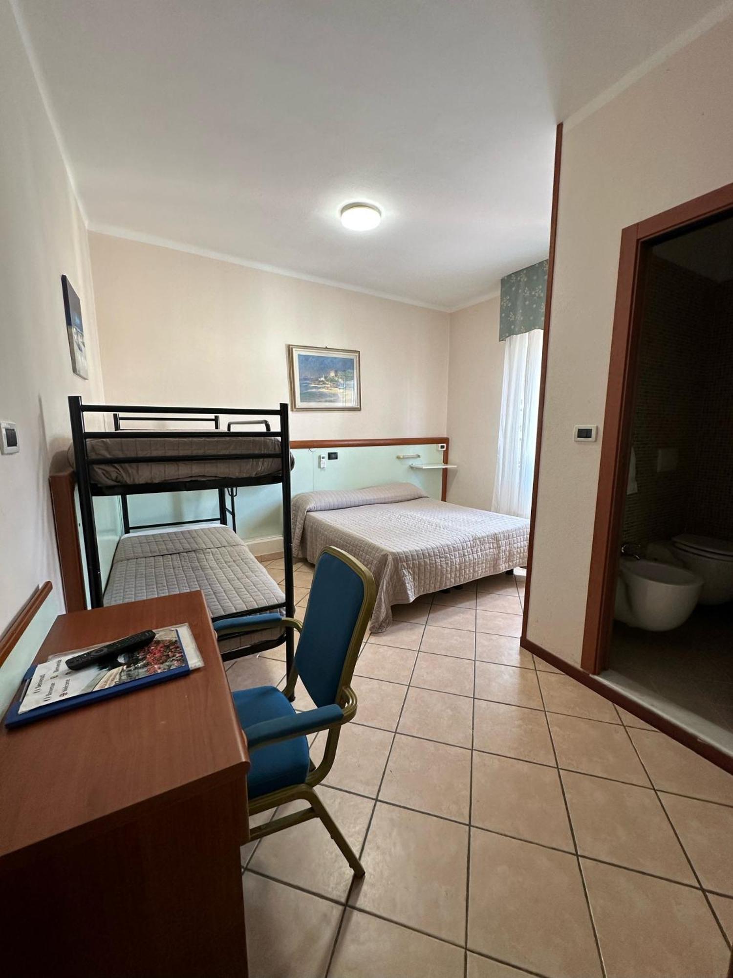 Hotel Svizzera Arma di Taggia Buitenkant foto