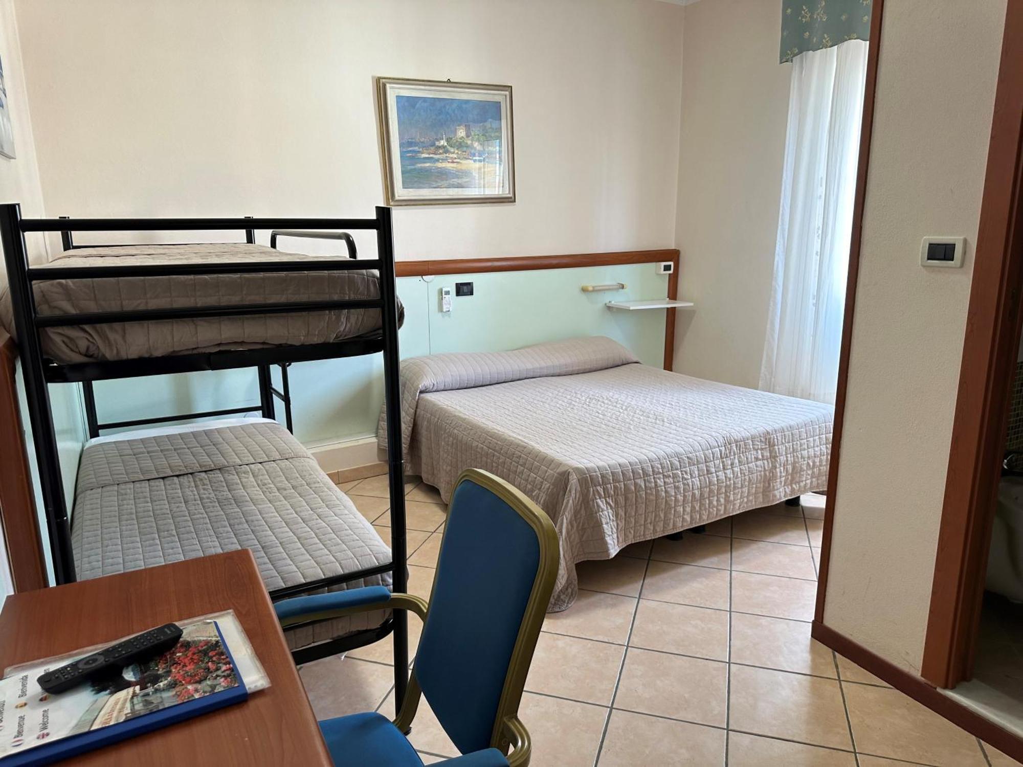 Hotel Svizzera Arma di Taggia Buitenkant foto